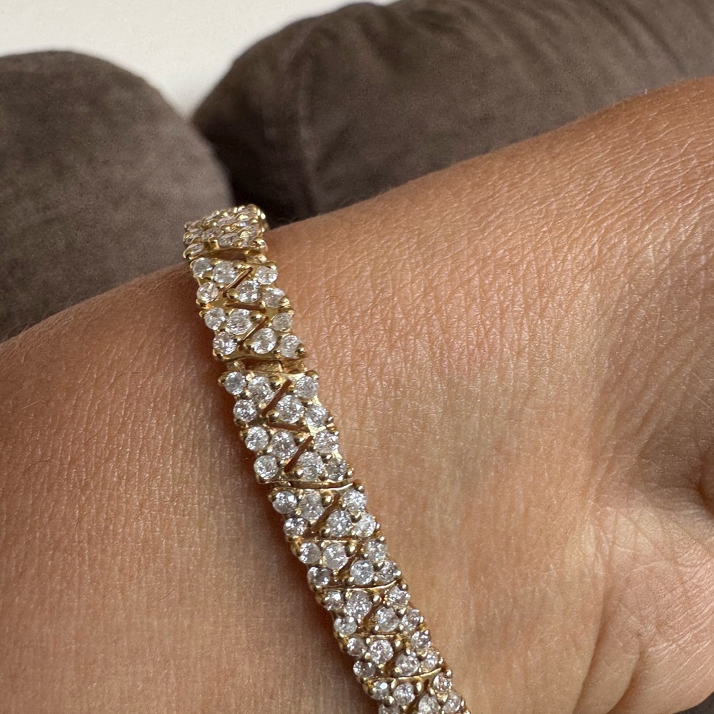 Elegant 6.5 CT Natural Diamonds Bracelet 14K Yellow Gold 7” Length - Picture 4 of 15